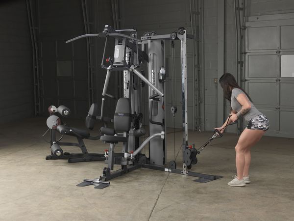 Body-Solid G10B 综合训练器